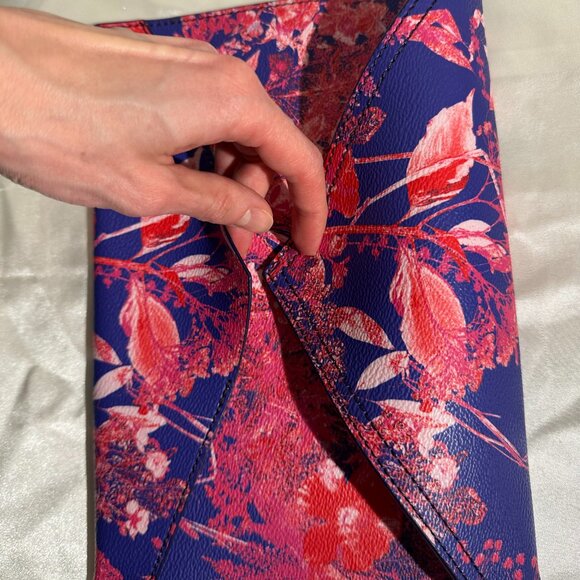 Banana Republic Floral Envelope Clutch - Picture 2 of 5